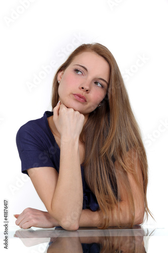 Foto: Woman having a dilemma Woman having a dilemma