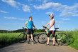 Foto: Mann und Frau mit Crossbike Mann und Frau mit Crossbike