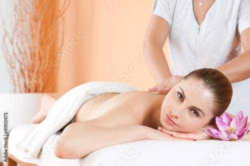 Foto: Massage at spa Massage at spa