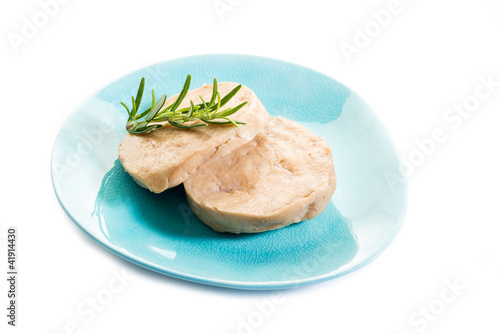 Foto: seitan steack over blue dish seitan steack over blue dish