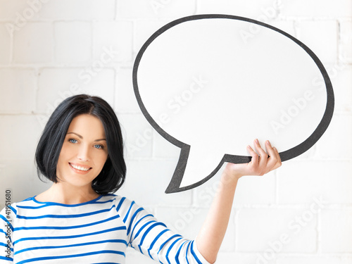 Foto: happy teenage girl with blank text bubble happy teenage girl with blank text bubble
