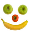 Smily aus Obst mit Apfel Banane und Tomate