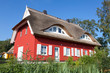 modernes reetgedecktes Wohnhaus
