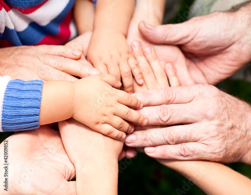 Foto: Join hands Join hands