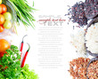Foto: Tomatos, chives, garlic, red chili, rice and parsley Tomatos, chives, garlic, red chili, rice and parsley