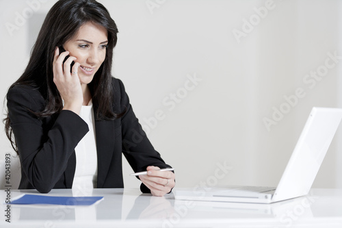 Foto: Young woman in business Young woman in business