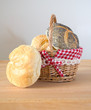 Mohnbrötchen und Sesambrötchen