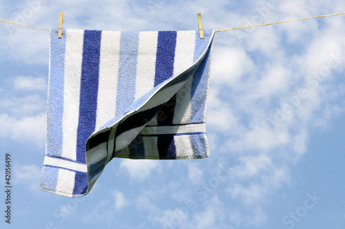 Foto: Badetuch an der Leine Badetuch an der Leine
