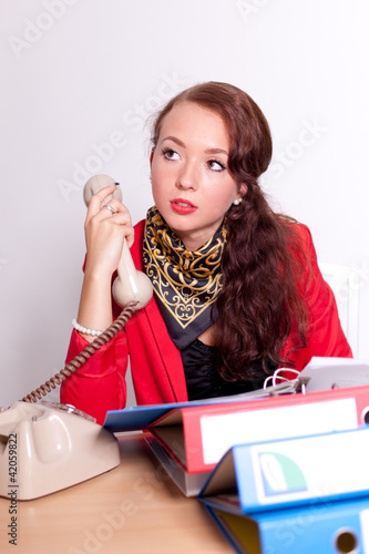 Foto: Frau im Büro Frau im Büro