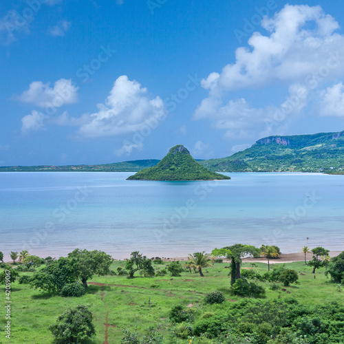 Photo: pain de sucre, baie de diego-suarez, Madagascar pain de sucre, baie de diego-suarez, Madagascar