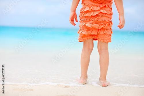 Foto: Close up of little girl at beach Close up of little girl at beach