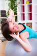 Workout auf Gymnastikball