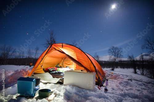 Photo: Wintercamping bei Nacht Wintercamping bei Nacht