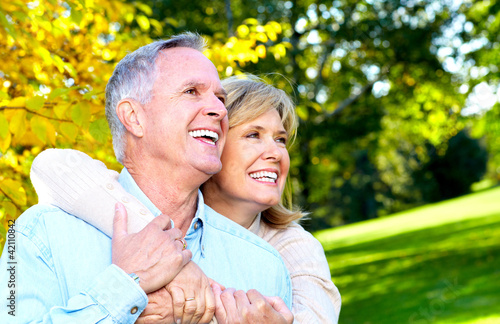 Foto: Happy senior couple. Happy senior couple.