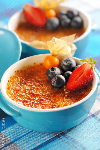Foto: Creme brulee (cream brulee, burnt cream) Creme brulee (cream brulee, burnt cream)