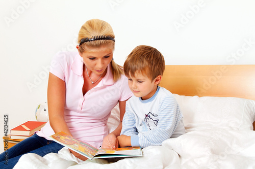Foto: Mutterlist Kinder der Geschichte vor Mutterlist Kinder der Geschichte vor