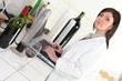 Foto: an oenologist in her lab an oenologist in her lab