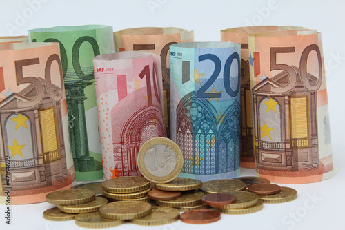 Photo: euro scheine und münzen euro scheine und münzen