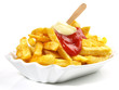 Pommes Frites mit Ketchup und Mayonnaise