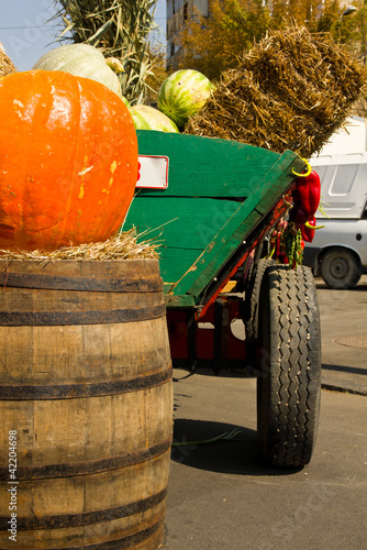 Photo: A harvest cart with autumn vegetabl A harvest cart with autumn vegetabl