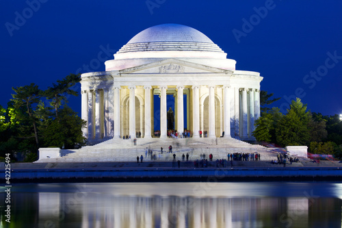 Photo: The Jefferson National Memorial at dusk in Washington DC, USA The Jefferson National Memorial at dusk in Washington DC, USA