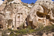 Photo: Cité troglodyte dans la vallée rose - Cappadoce Cité troglodyte dans la vallée rose - Cappadoce