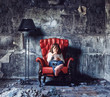 Foto: girl in grunge interior girl in grunge interior