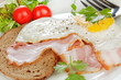 Spiegelei mit Bauchfleisch