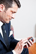 Photo: mann mit handy 2 mann mit handy 2