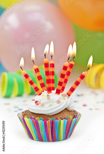 Foto: Colorful birthday candels Colorful birthday candels