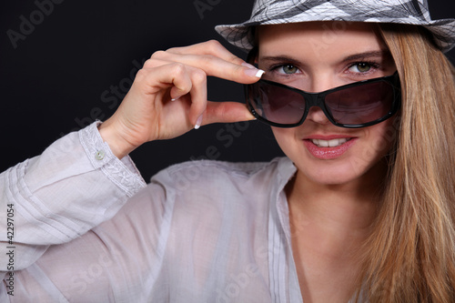 Foto: Model in summer fashion. Model in summer fashion.