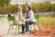 Foto: Romantic couple in Paris at fall, having a date Romantic couple in Paris at fall, having a date
