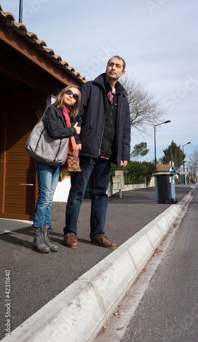 Photo: attendre le bus attendre le bus