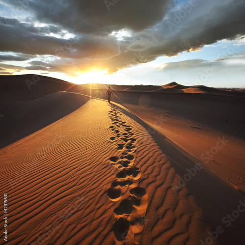Foto: Hike in desert Hike in desert