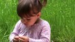 Video: dziewczynk na pikniku w lesie dziewczynk na pikniku w lesie