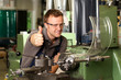 Industriemechaniker bei der Arbeit