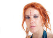 ragazza europea con bindi ornamentale