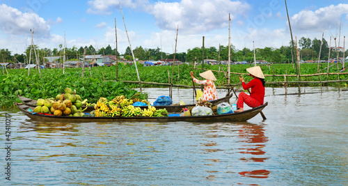 Photo: marché flottant marché flottant
