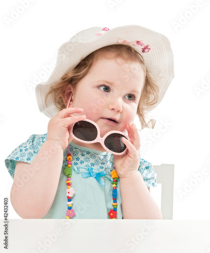 Photo: Mädchen mit Sonnenbrille Mädchen mit Sonnenbrille