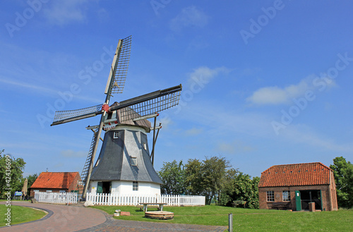 Photo: Werdumer Windmühle (Ostfriesland, Niedersachsen) Werdumer Windmühle (Ostfriesland, Niedersachsen)