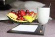 Hotelzimmer mit obst