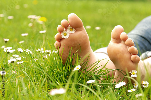 Photo: Füße im Gras Füße im Gras