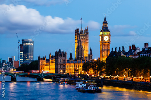 Photo: Big Ben and Westminster Bridge in the Evening, London, United Ki Big Ben and Westminster Bridge in the Evening, London, United Ki