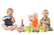Foto: Kinder spielen mit Bausteinen Kinder spielen mit Bausteinen