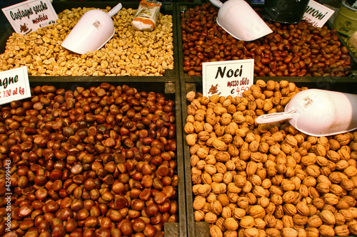 Foto: Castagne e noci Castagne e noci
