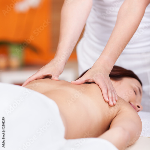 Photo: entspannende rückenmassage entspannende rückenmassage