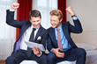 Photo: Jubelndes Business-Team im Hotel Jubelndes Business-Team im Hotel