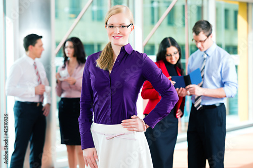 Foto: Business people or team in office Business people or team in office