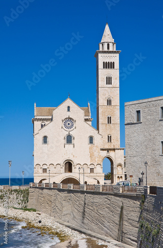 Foto: Cathedral of Trani. Puglia. Italy. Cathedral of Trani. Puglia. Italy.