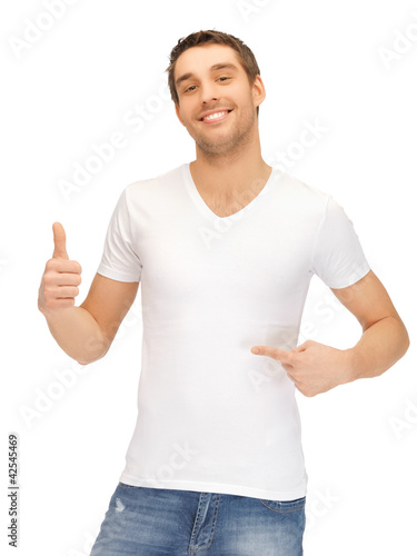 Foto: handsome man in white shirt handsome man in white shirt